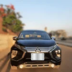 صورة لسيارة ليموزين فاخرة تسعى لتوفير الراحة والرفاهية أثناء النقل في مصر.