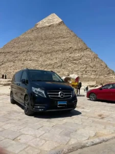 ليموزين مطار القاهرة الدولي: رحلتك الفاخرة مع "سلّام ليموزين" بأفضل الأسعار وأحدث السيارات